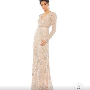 NWT Mac Duggal Sequined Floral embellished long sleeve gown size 10